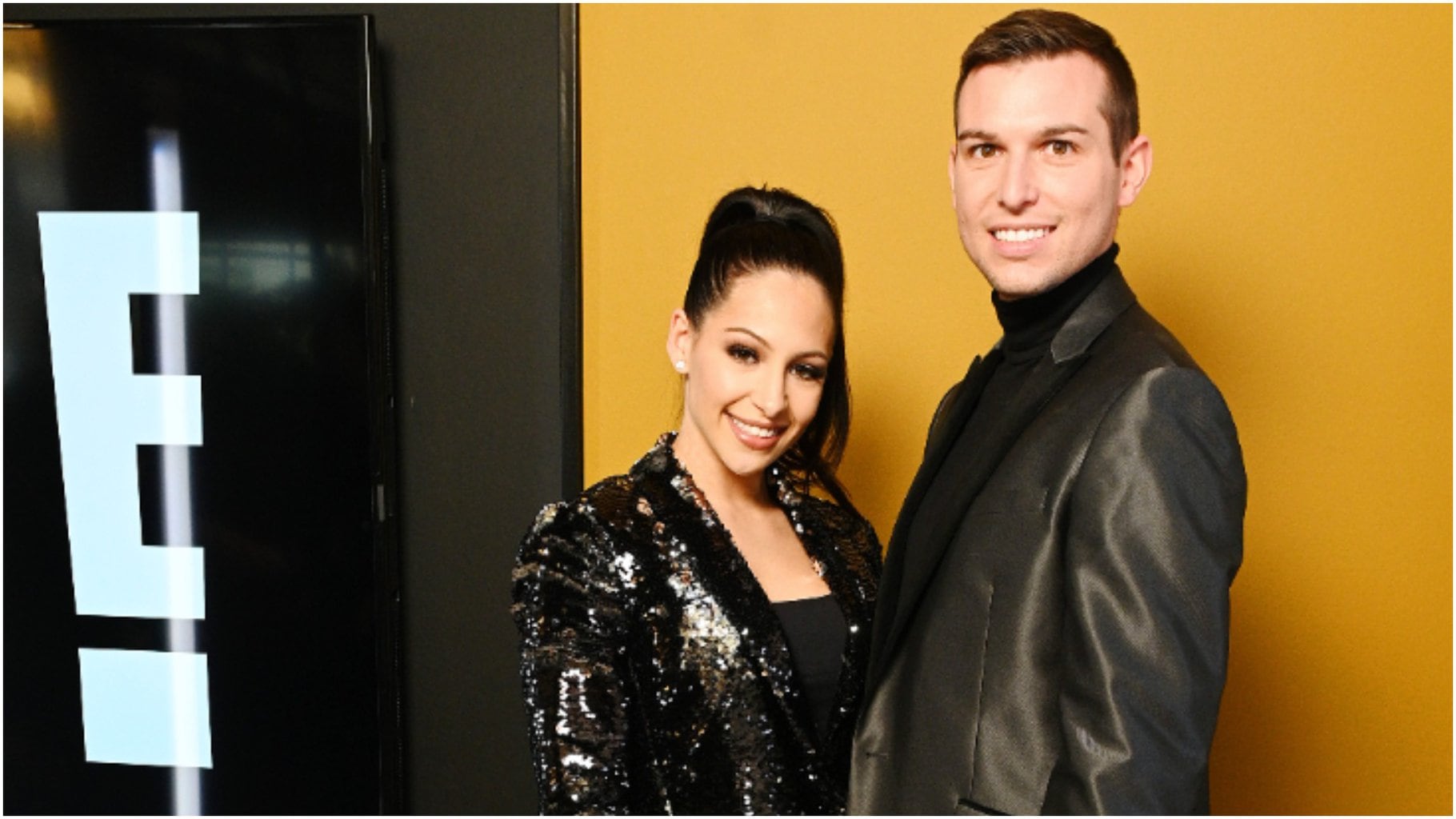 Alexa and Matt Fraser pose at E! News studios